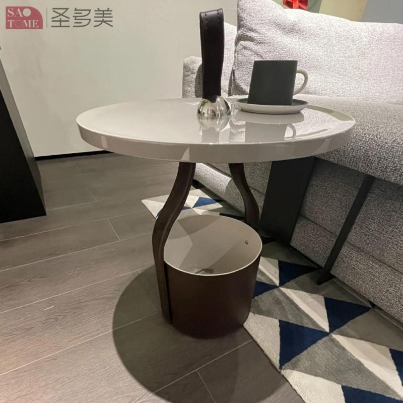 Creative and Small Tea Table That Can Be Placed Next to The Sofa