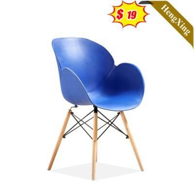 China Wholesale Modern Dining Plastic Coffee Shop Dining Room Chair with Wood Legs