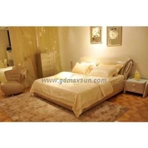 King Size Leather Bed with TV in Footboard/ TV Bed