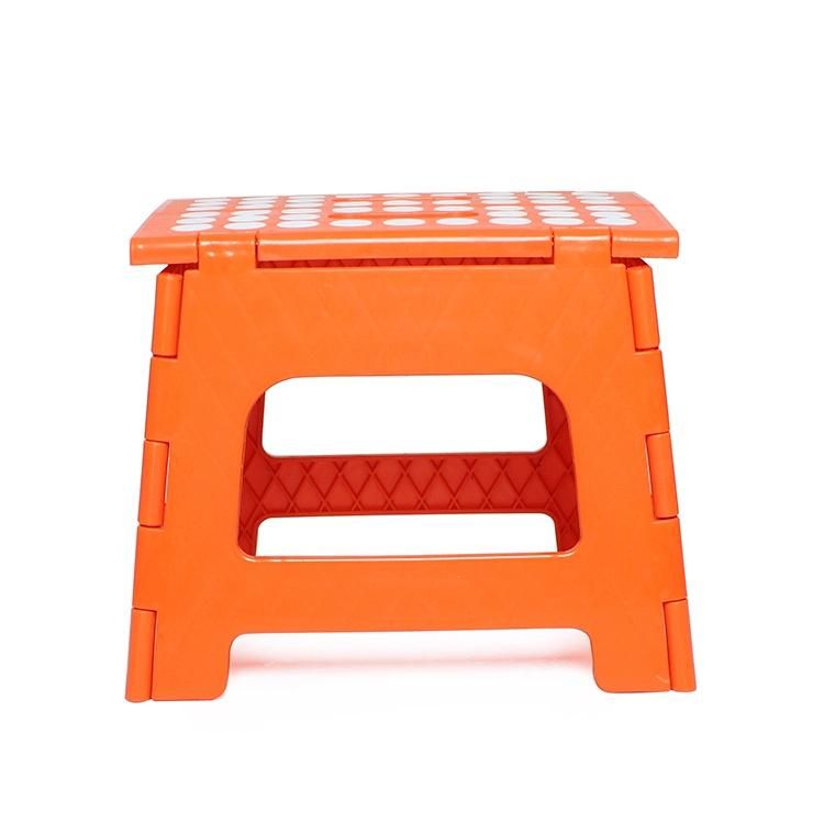 White DOT Plastic Latch 25 High Folding Plastic Stool