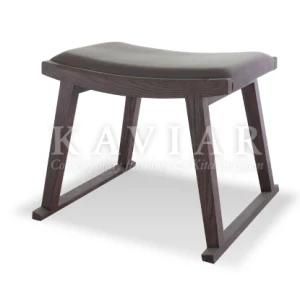 China Modern Solid Oak Stool (DS102)